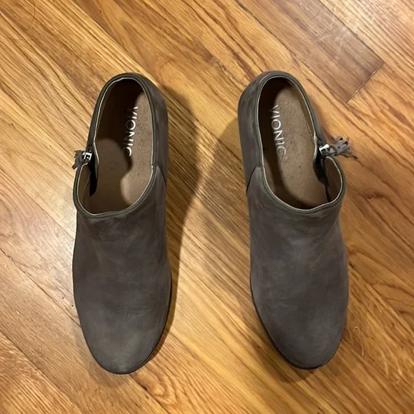 Vionic Serena Suede Bootie 9.5 Wide - Picture 3 of 9